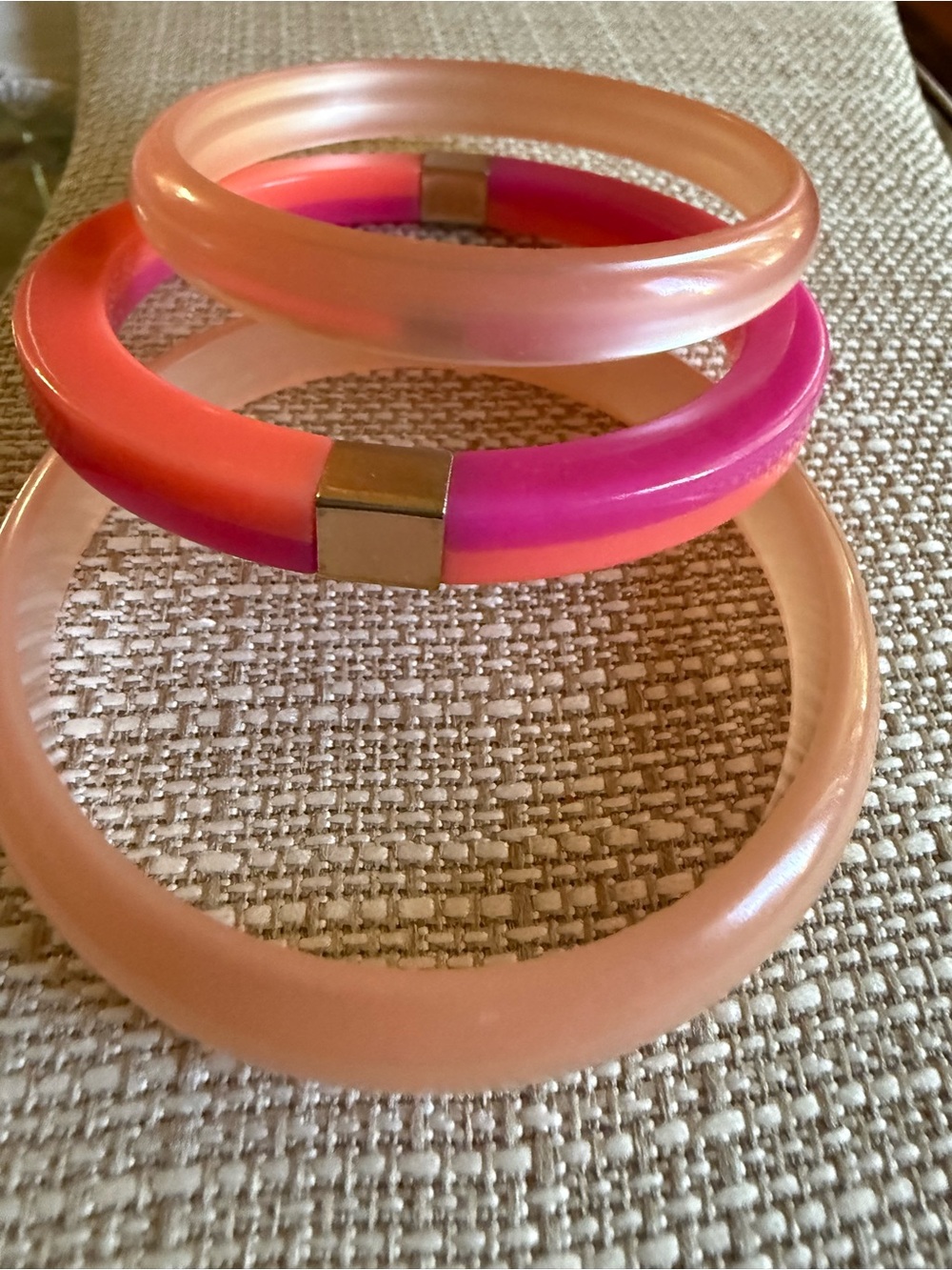 Vintage Lucite Bangle Bracelet Set Stack of 3 Pink